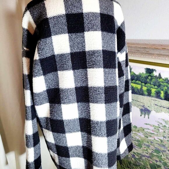 GAP XL Pull over tall wool sweater.Color Black and White - Picture 5 of 10